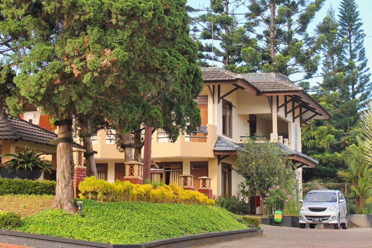The Jayakarta Cisarua Hotel Puncak Exterior photo